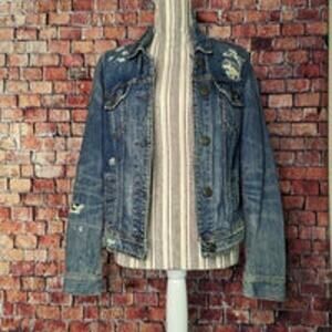 American Eagle Trucker Jean Jacket Flap Pockets Wash Distressed Size M